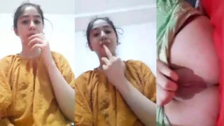 Fuddi mein ungli karke maza leti khoobsurat Karachi girl