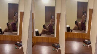 Apne yaar se fuddi chuswati Paki high class sexy laundiya